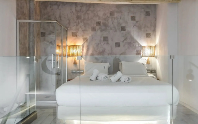 Blue Carpet Luxury Suites