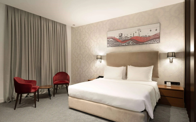 Ramada Hotel & Suites by Wyndham Erbil 32 Park