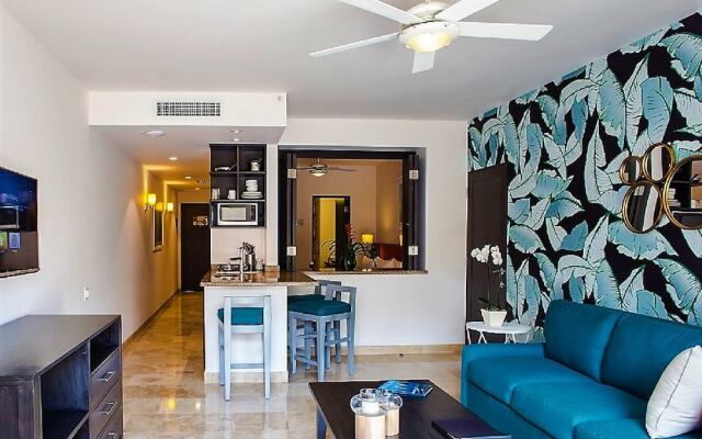 Stay in the Heart of Cabo 1 Bedroom Suite