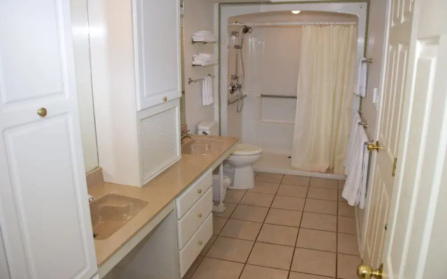 Longliner Lodge And Suites