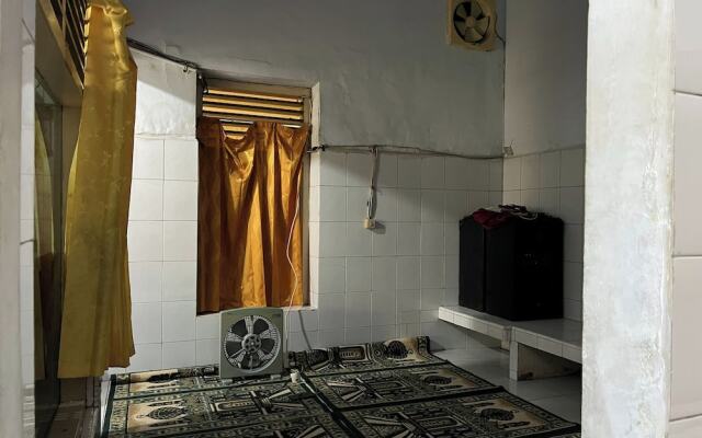 OYO 92675 Hotel Rosna