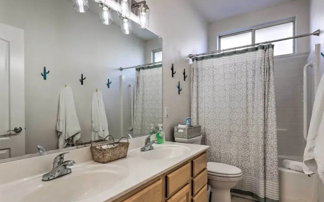 Heated Pool, Gas Grill & Yard: Phoenix Retreat!