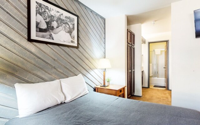 Aspen Creek #115 2 Bedroom Condo by RedAwning