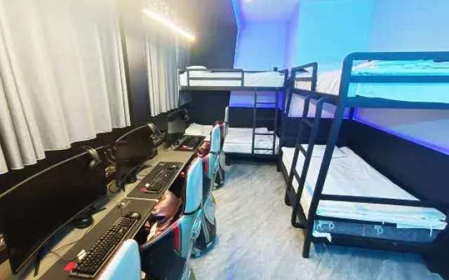 Space E-sports Hotel