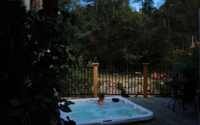 Inn on Fall River & Fall River Cabins