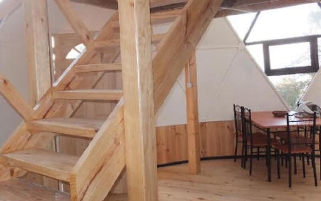 Lemudomos Lodge & Glamping