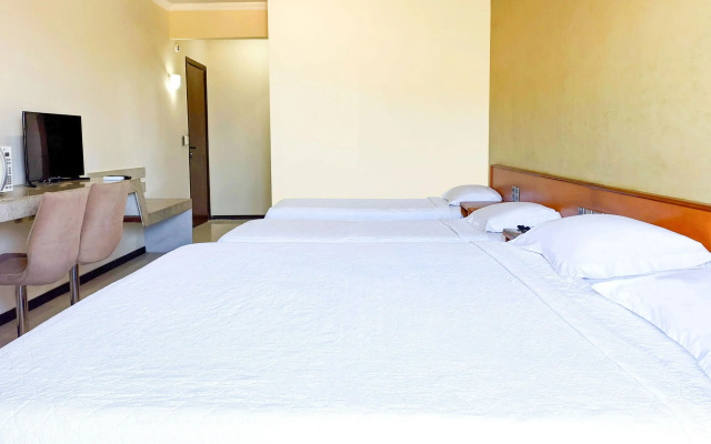 Golden Beach Hotel