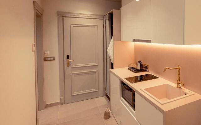 Io Suites