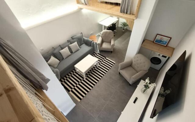 New & Modern Studio Loft 2