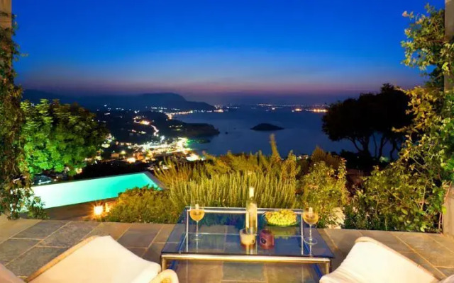 Daedalos & Ikaros Villas