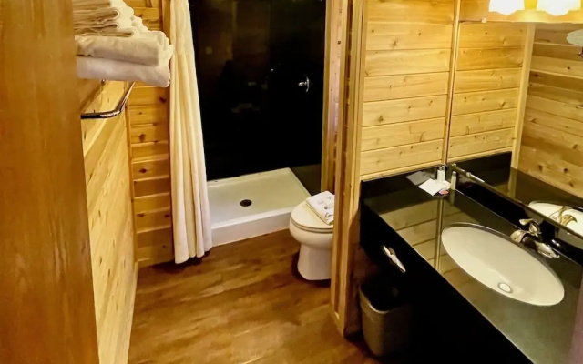 Cabins of Mackinaw