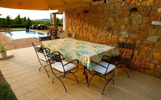 Nutsford Private Pool Villa