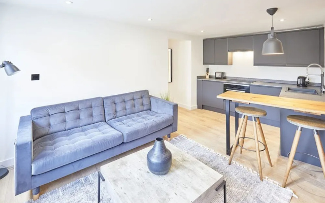 Host Stay Modern Industrial Golden Lion Apartments