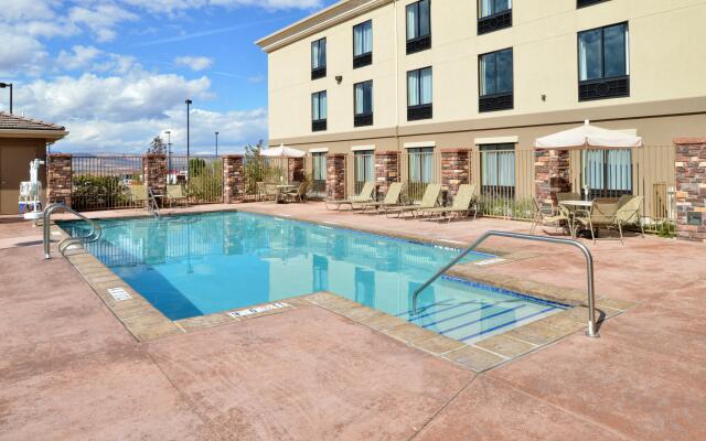 Holiday Inn Express & Suites Page - Lake Powell Area