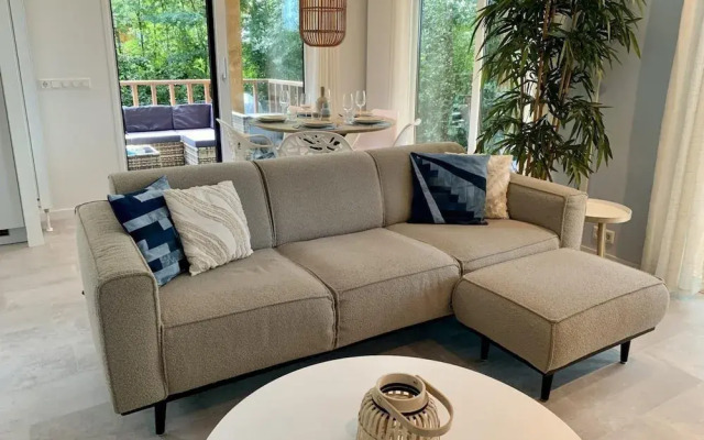 Modern Chalet With Terrace, Veranda