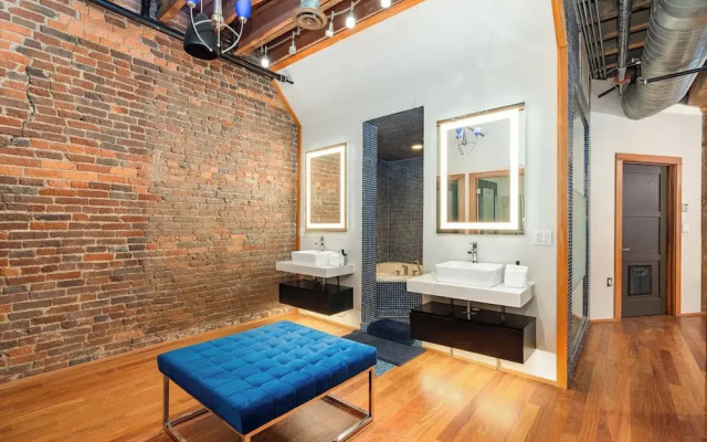 Jamloft - Printers Alley - Walk to Broadway