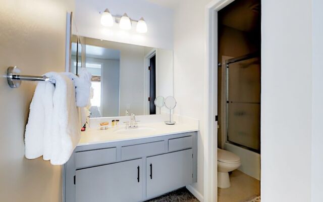 Meridian #182 - 2 Br Condo