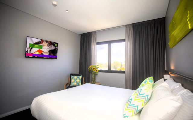 ibis Styles The Entrance