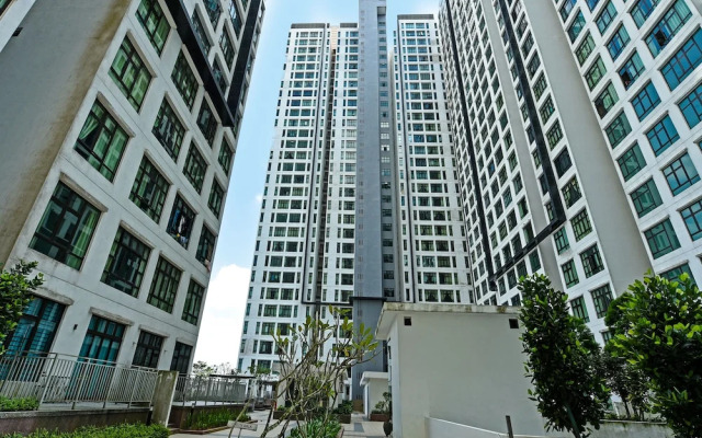 OYO Home 90401 D' Summit Residence