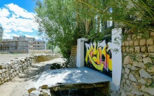 Raybo Hostel & Rooms
