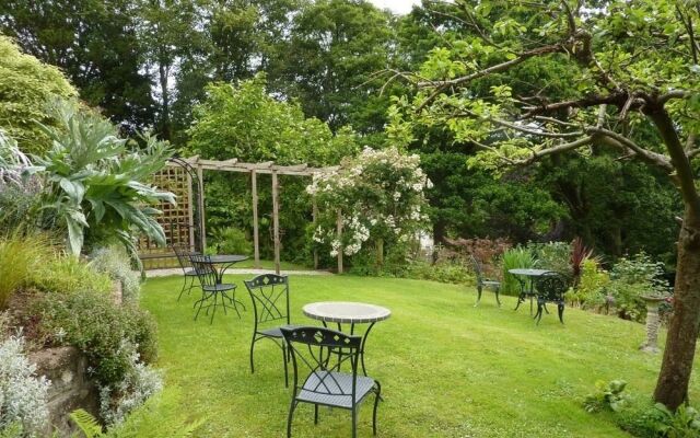The Woodlands Hotel - Guest house