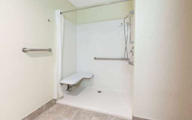 AmericInn by Wyndham Petoskey