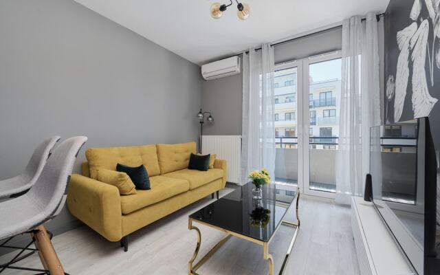 Apartment Dluga 57F by Renters