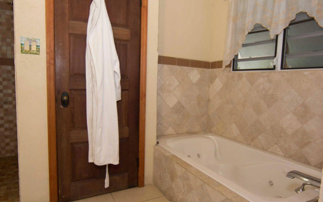 La Casa de Joy Airport Apartments