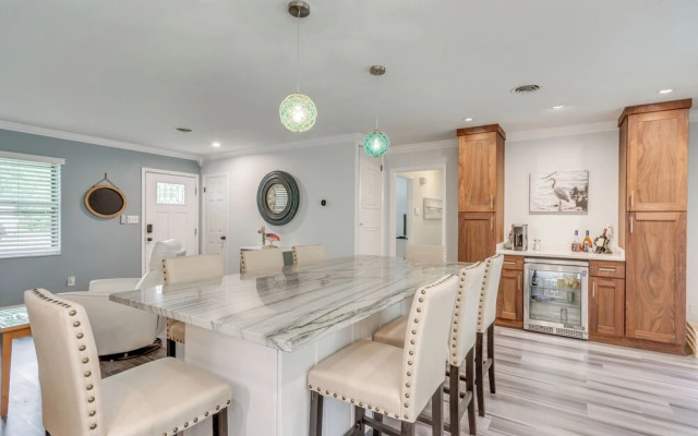 Swim, Golf & Relax: Family-friendly Pensacola Gem