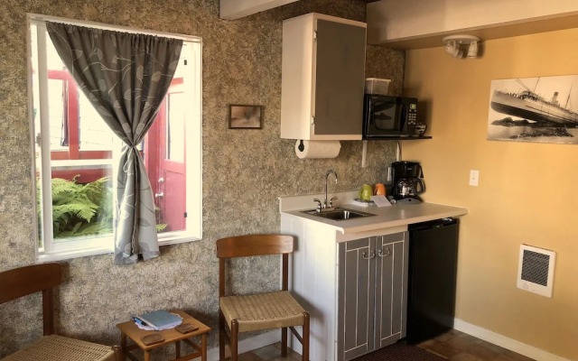 Wheeler on the Bay Lodge & Marina