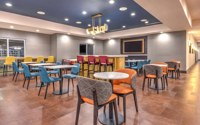 La Quinta Inn & Suites by Wyndham Woodway - Waco South