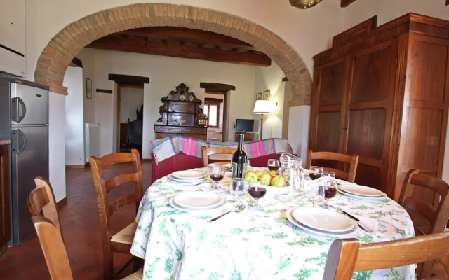 Authentic Farmhouse with Pool, Hot Tub, Playground, Garden