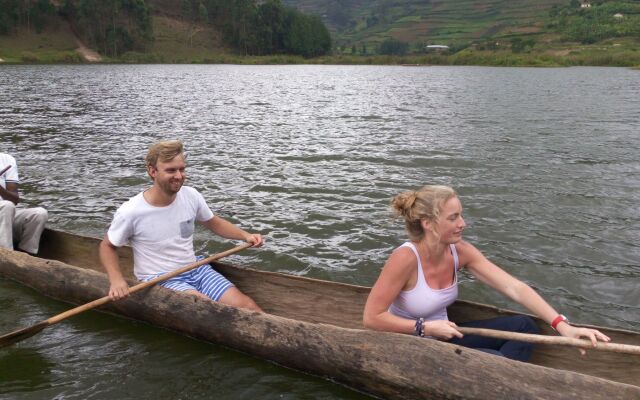 Lake Bunyonyi Rock Resort