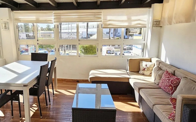 Nice Property With Shared Pool and Terrace