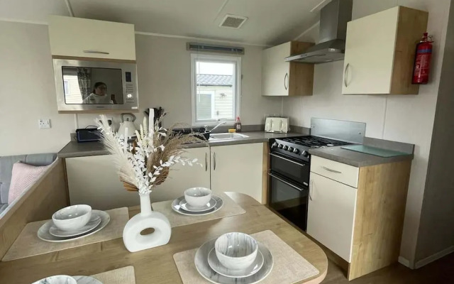 Sleeps 8-sea View-pets-pool-parking