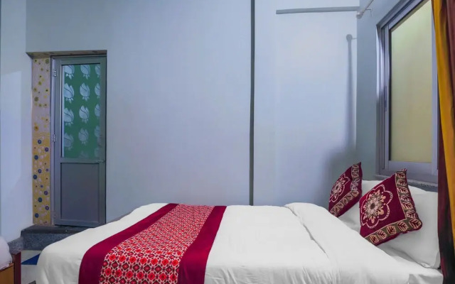 OYO 406 Hotel Diamond