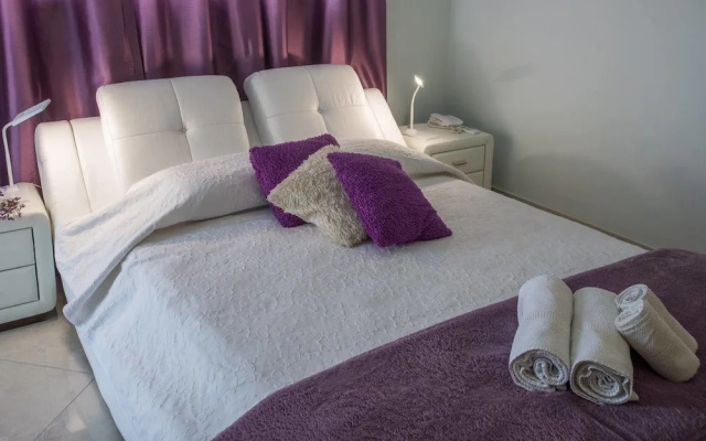 Mesogios House Suites