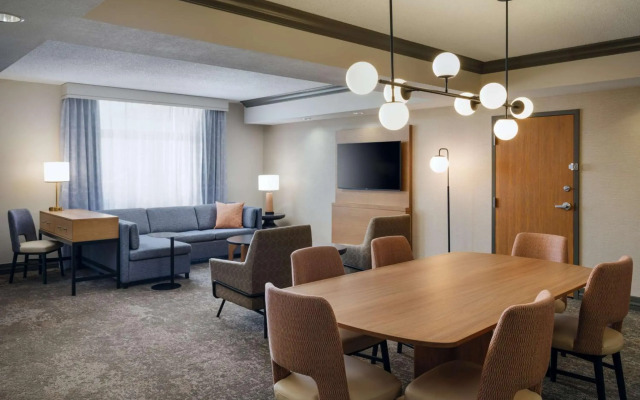 Embassy Suites by Hilton Charleston Airport Convention Ctr