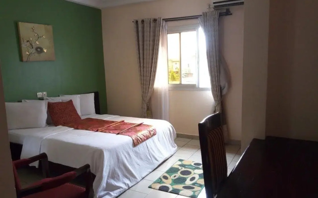 Hotel Vallee Des Rois