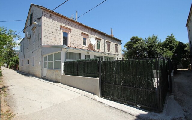 Luxury 120 m2 apt With Balcony Next to the Beach