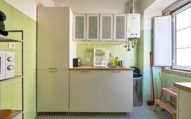 Elegant Riverview Apartment in Historical Lisbon
