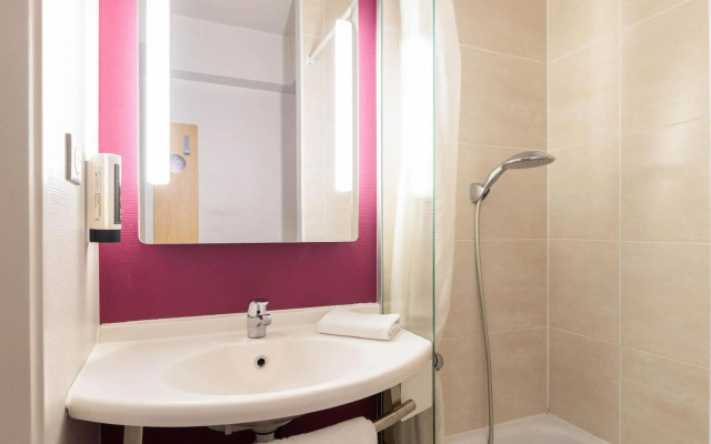 B&B HOTEL Lyon Vénissieux