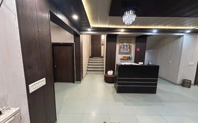 Hotel B K House