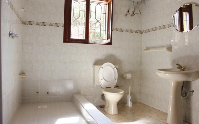 Serene Guesthouse, Entebbe