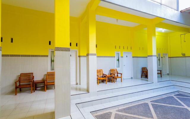 OYO 1427 Azzahra Guest House Syariah