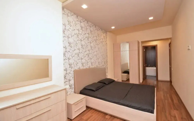 Apartment by Luxe Group DI888