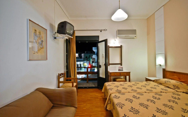 Coronis Hotel