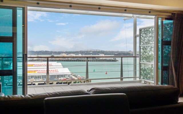 QV Waterfront Apt with Wifi - 946