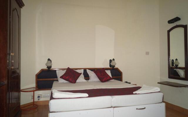 Hotel Thushara