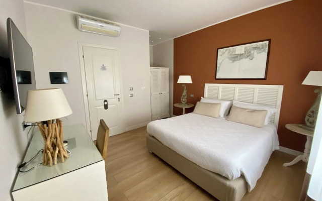 Suite 136 Luxury Rooms